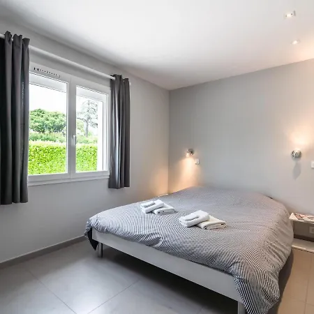Modern With Private Heated Pool *