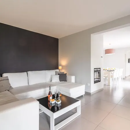 Modern With Private Heated Pool *