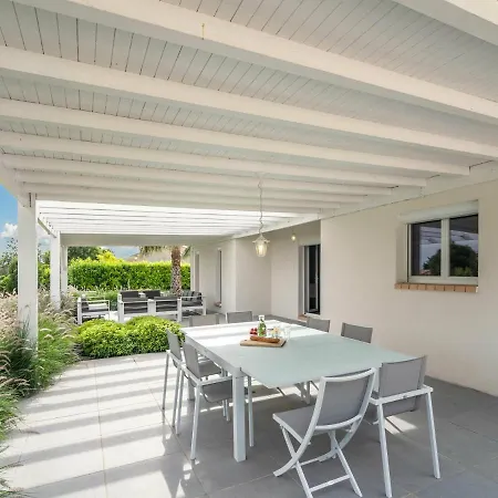 Modern With Private Heated Pool Villa *