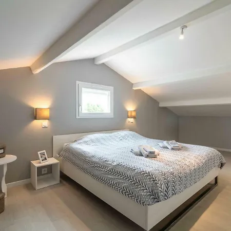 Villa Modern With Private Heated Pool Saint-Genies-de-Fontedit