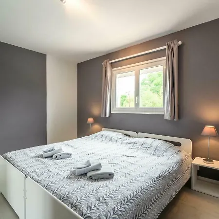Modern With Private Heated Pool Villa Saint-Genies-de-Fontedit
