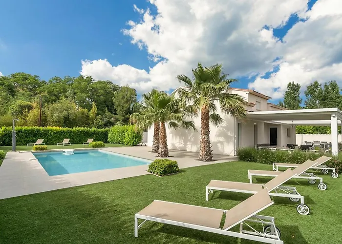 In Occitanie With Private Pool * Saint-Genies-de-Fontedit